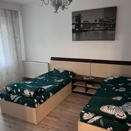 Apartament In Centrul Orasului Bacau Exterior photo